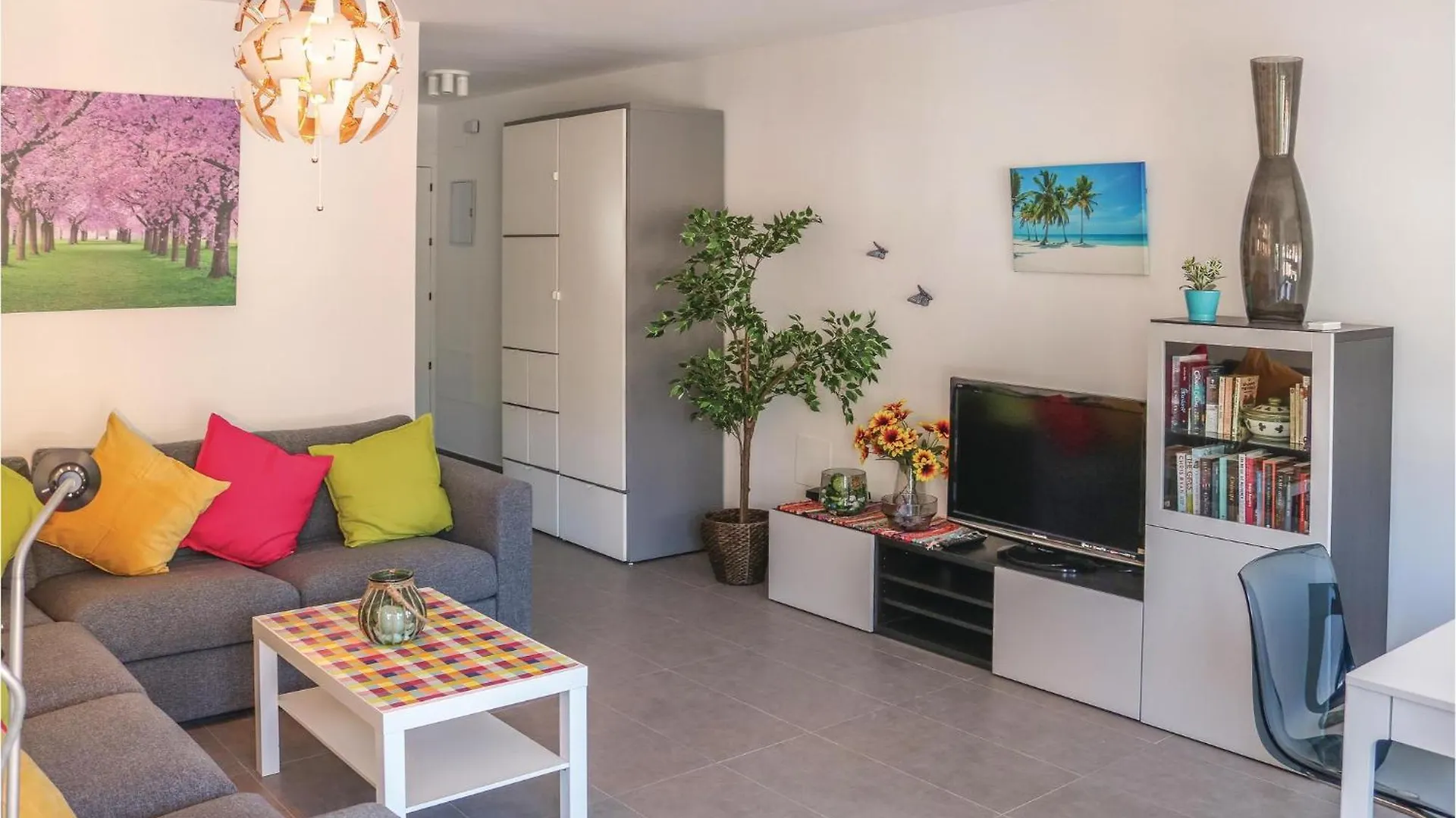 4 Bedroom Stunning Apartment In Malaga