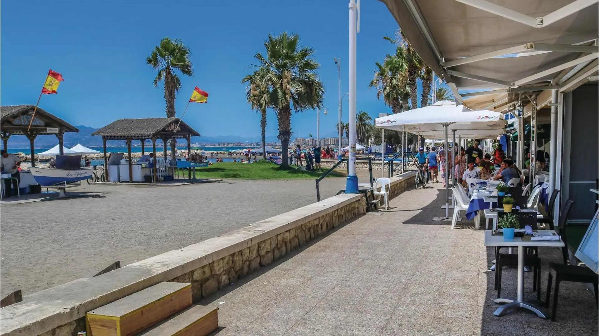 4 Bedroom Stunning Apartment In Malaga